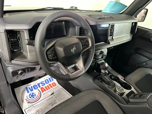 New 2025 Ford Bronco 4-Door image 9