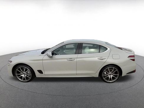Used 2025 Genesis G70 2.5T image 9