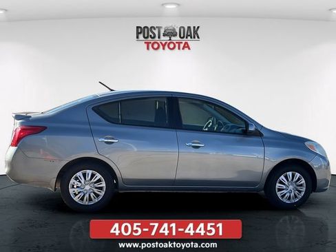 Used 2014 Nissan Versa SV FWD image 8