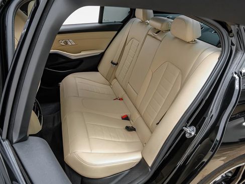 Used 2019 BMW 330i Sedan w/ M Sport Package RWD image 42