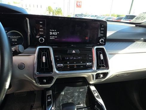 Used 2023 Kia Sorento SX image 18