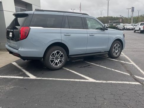 New 2025 Ford Expedition Active image 6