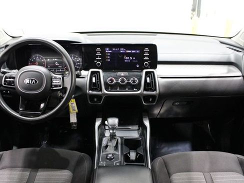 Used 2021 Kia Sorento LX image 28