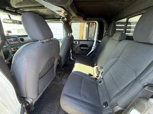 Used 2022 Jeep Gladiator Sport AWD/4WD image 17