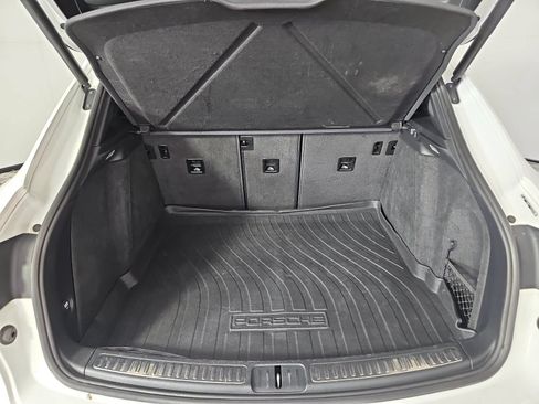Used 2018 Porsche Macan AWD/4WD image 12