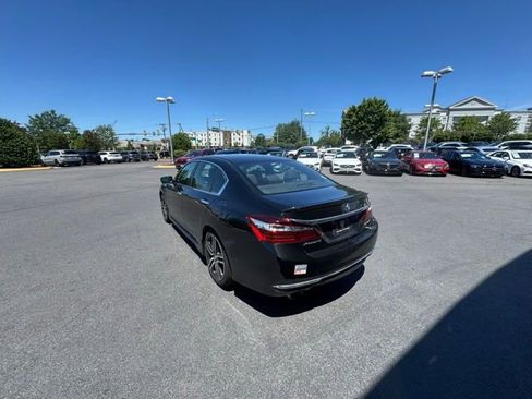 Used 2016 Honda Accord Sport image 14