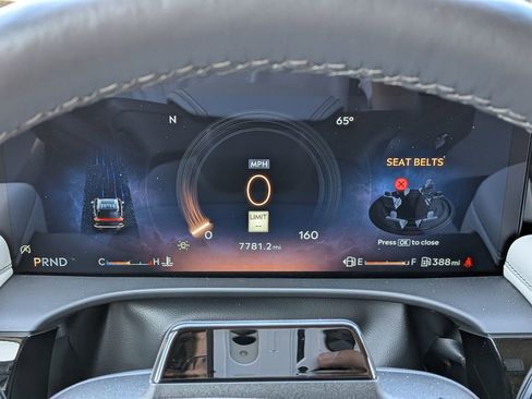 Certified 2025 Lincoln Aviator Reserve image 32