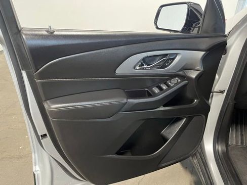 Used 2020 Chevrolet Traverse LS FWD image 21
