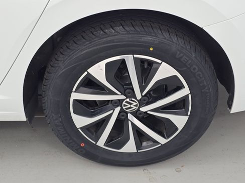 Certified 2024 Volkswagen Jetta S image 30