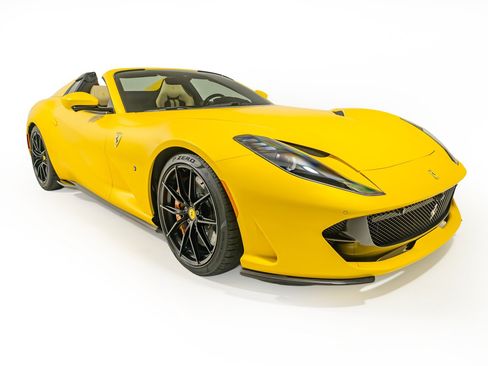 Used 2022 Ferrari 812 GTS RWD image 21
