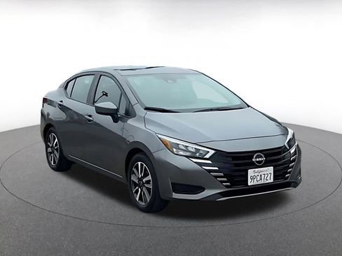 Used 2025 Nissan Versa SV image 3