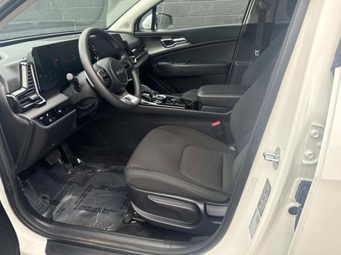 Used 2023 Kia Sportage LX image 18