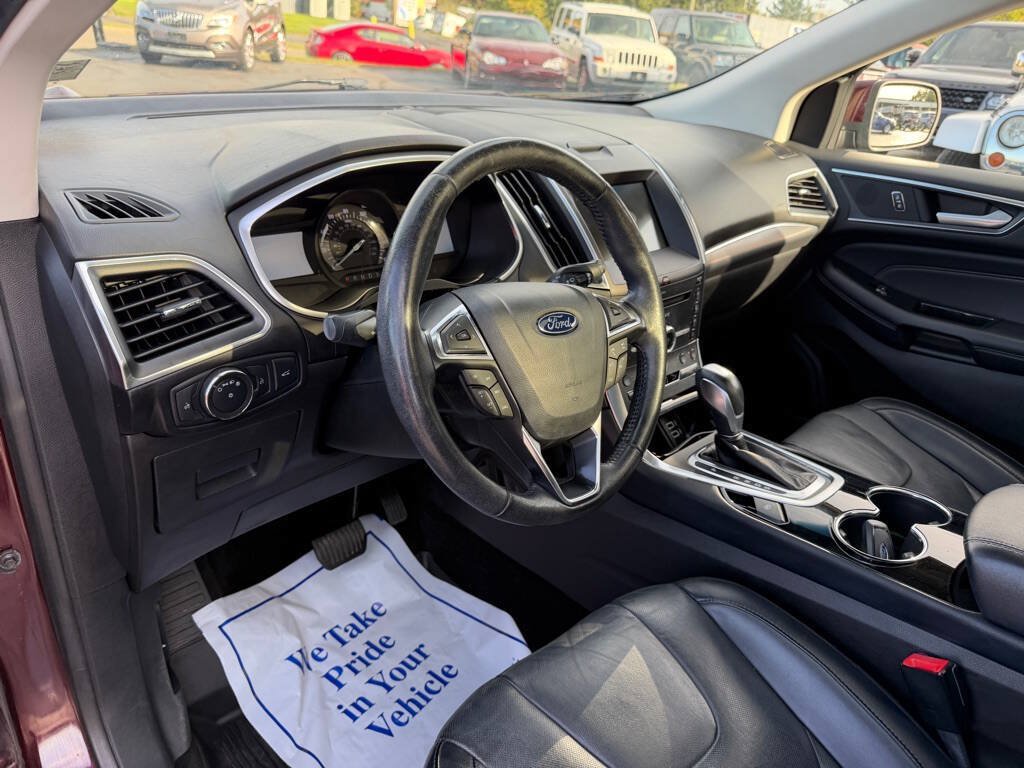 Used 2017 Ford Edge Titanium w/ Equipment Group 301A AWD/4WD image 14