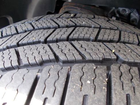 Used 2010 GMC Yukon Denali image 16