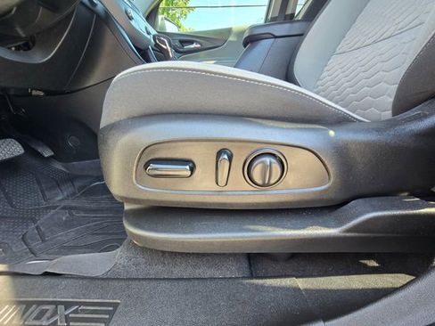 Used 2021 Chevrolet Equinox LT w/ Driver Convenience Package FWD image 24
