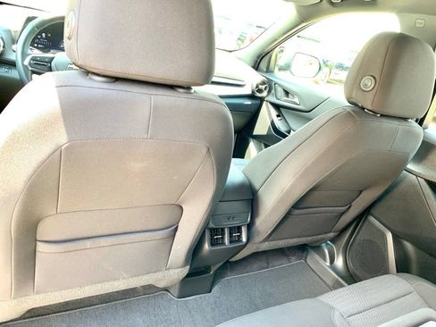 Used 2025 Chevrolet Equinox LT FWD image 18