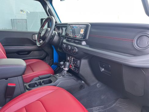 Used 2024 Jeep Wrangler Unlimited Rubicon 392 image 27