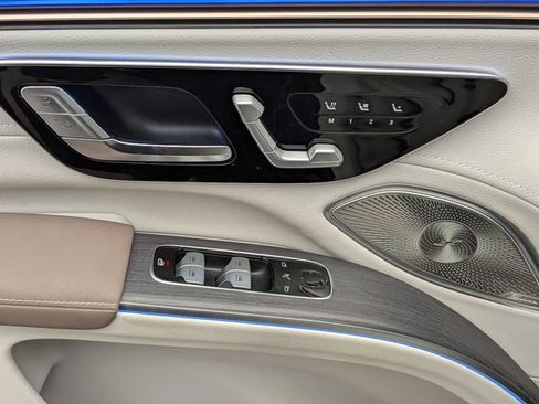 Used 2023 Mercedes-Benz EQS 580 4MATIC SUV image 20