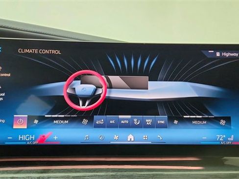 Used 2023 BMW i7 xDrive60 image 47