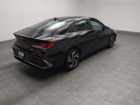Used 2024 Hyundai Elantra Limited FWD image 10