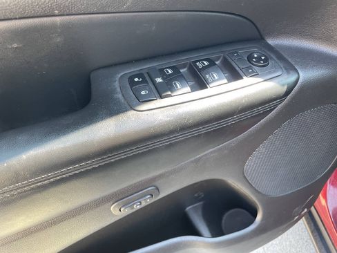 Used 2019 Jeep Grand Cherokee Limited AWD/4WD image 12