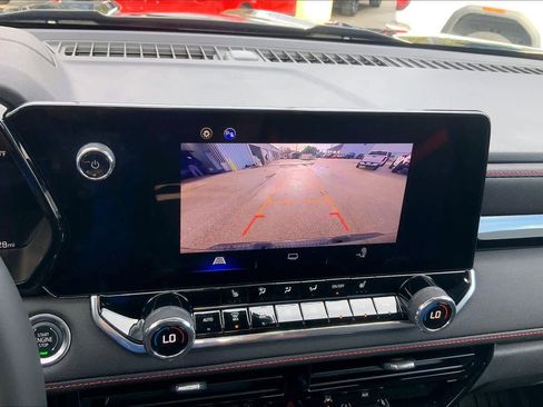 Certified 2024 Chevrolet Colorado Z71 w/ LPO, Dark Essentials Package image 26