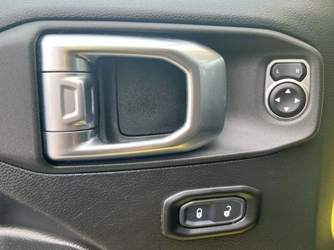Used 2023 Jeep Wrangler Unlimited Sport AWD/4WD image 22