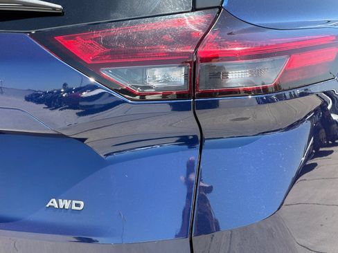Used 2025 Nissan Rogue SV AWD/4WD image 27