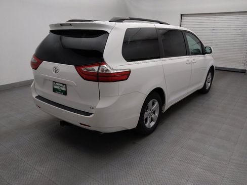 Used 2017 Toyota Sienna LE FWD image 9
