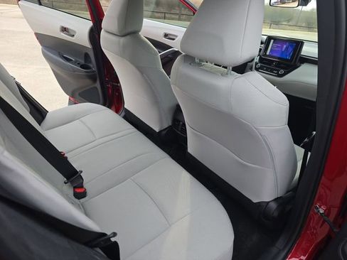 Used 2023 Toyota Corolla Cross LE image 11