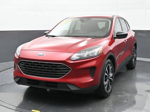Used 2022 Ford Escape SE w/ SE Sport Appearance Package AWD/4WD image 7