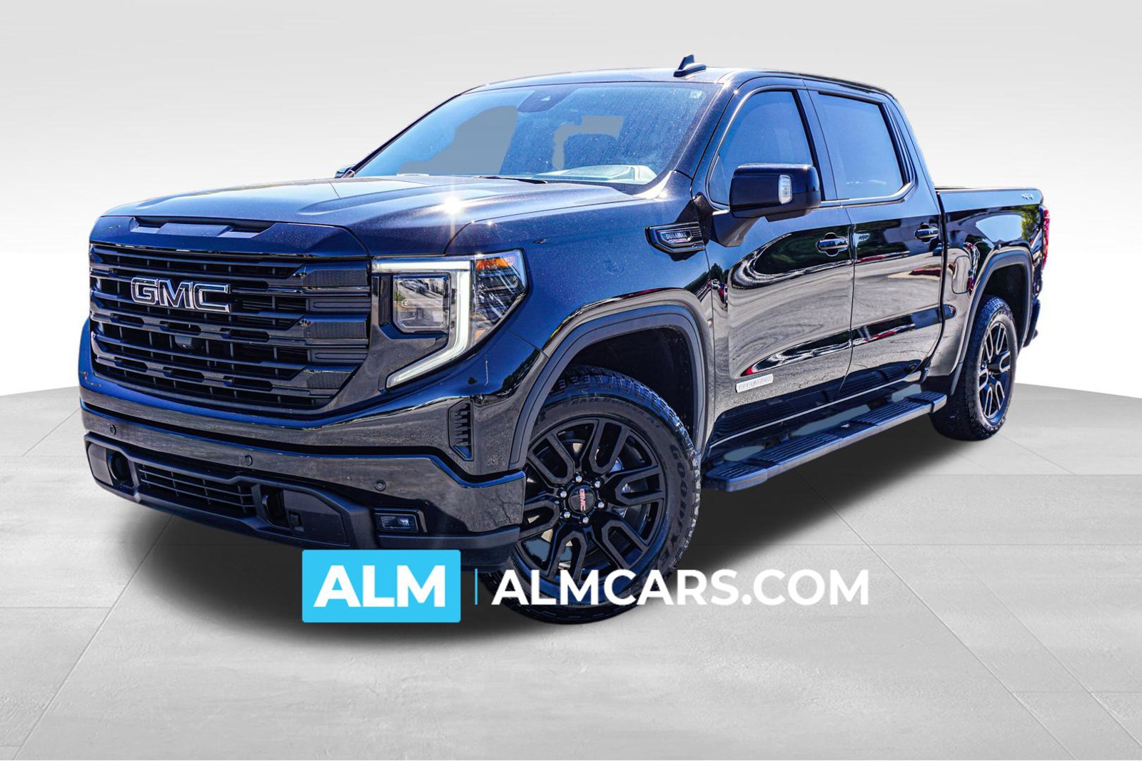 Used 2024 GMC Sierra 1500 Elevation w/ Elevation Premium Package AWD/4WD image 1