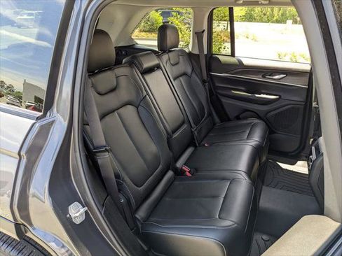 Certified 2024 Jeep Grand Cherokee Limited w/ Black Appearance Package image 45