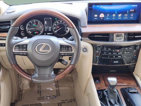 Used 2016 Lexus LX 570 4WD w/ Luxury Package image 25