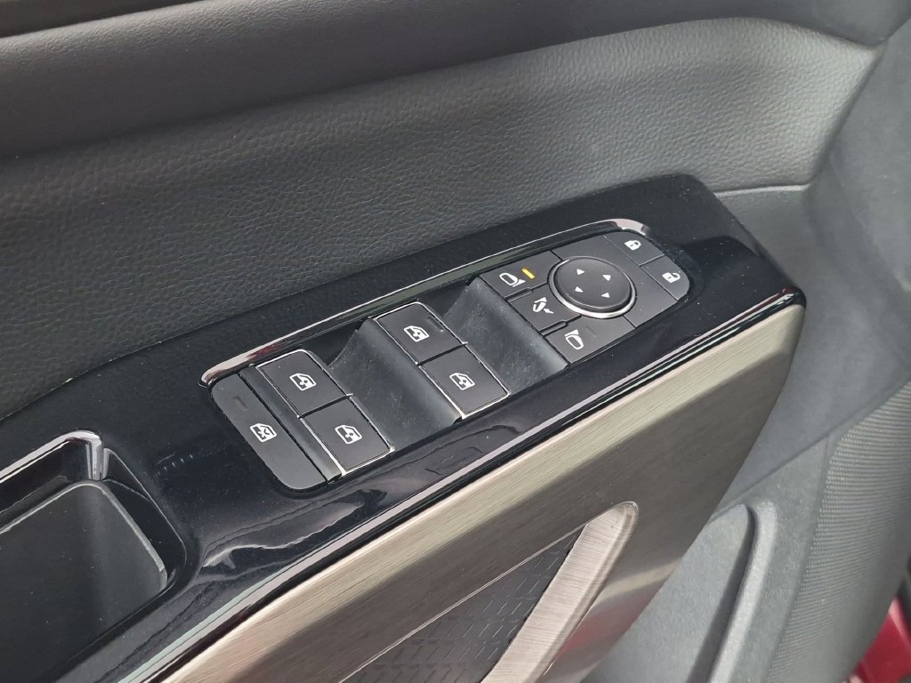 Used 2022 Nissan Pathfinder Platinum AWD/4WD image 15