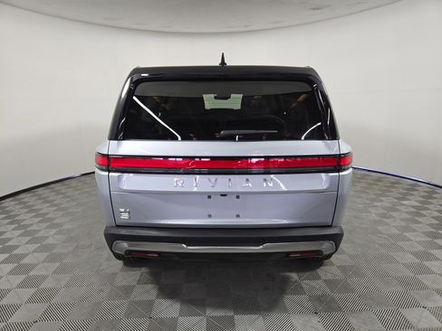 Used 2024 Rivian R1S Adventure AWD/4WD image 4
