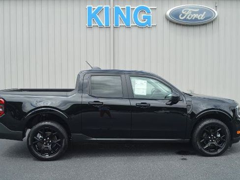 Certified 2025 Ford Maverick Lariat w/ Black Appearance Package AWD/4WD image 1
