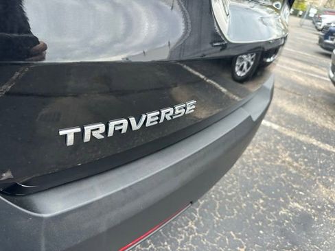 Used 2023 Chevrolet Traverse LT FWD image 29
