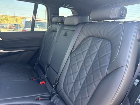 New 2026 BMW X7 xDrive40i w/ M Sport Package AWD/4WD image 15