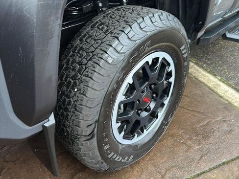 Certified 2024 Toyota Tacoma TRD Off-Road image 36
