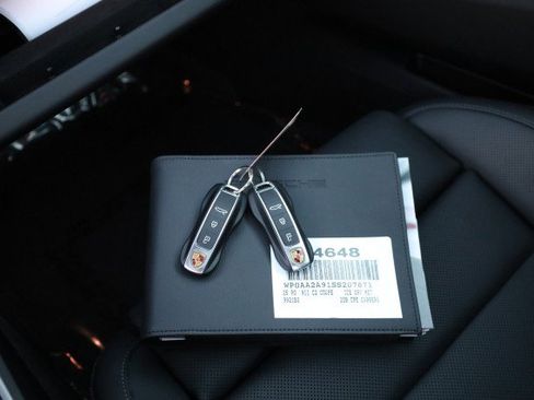 Used 2025 Porsche 911 Carrera image 37