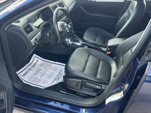 Used 2013 Volkswagen Jetta SE FWD image 10