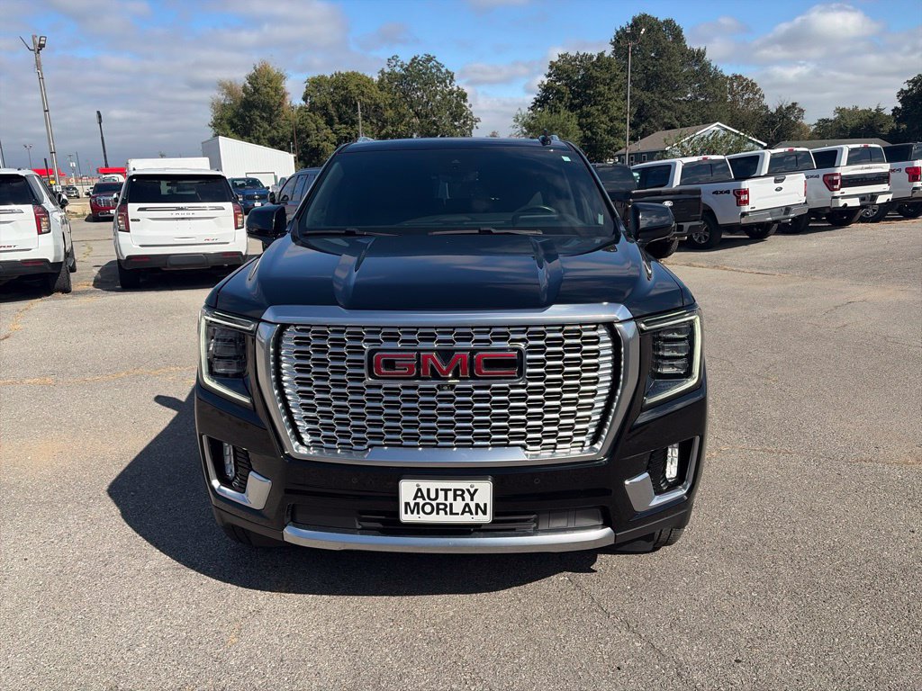 Used 2024 GMC Yukon XL Denali w/ Denali Reserve Package AWD/4WD image 9
