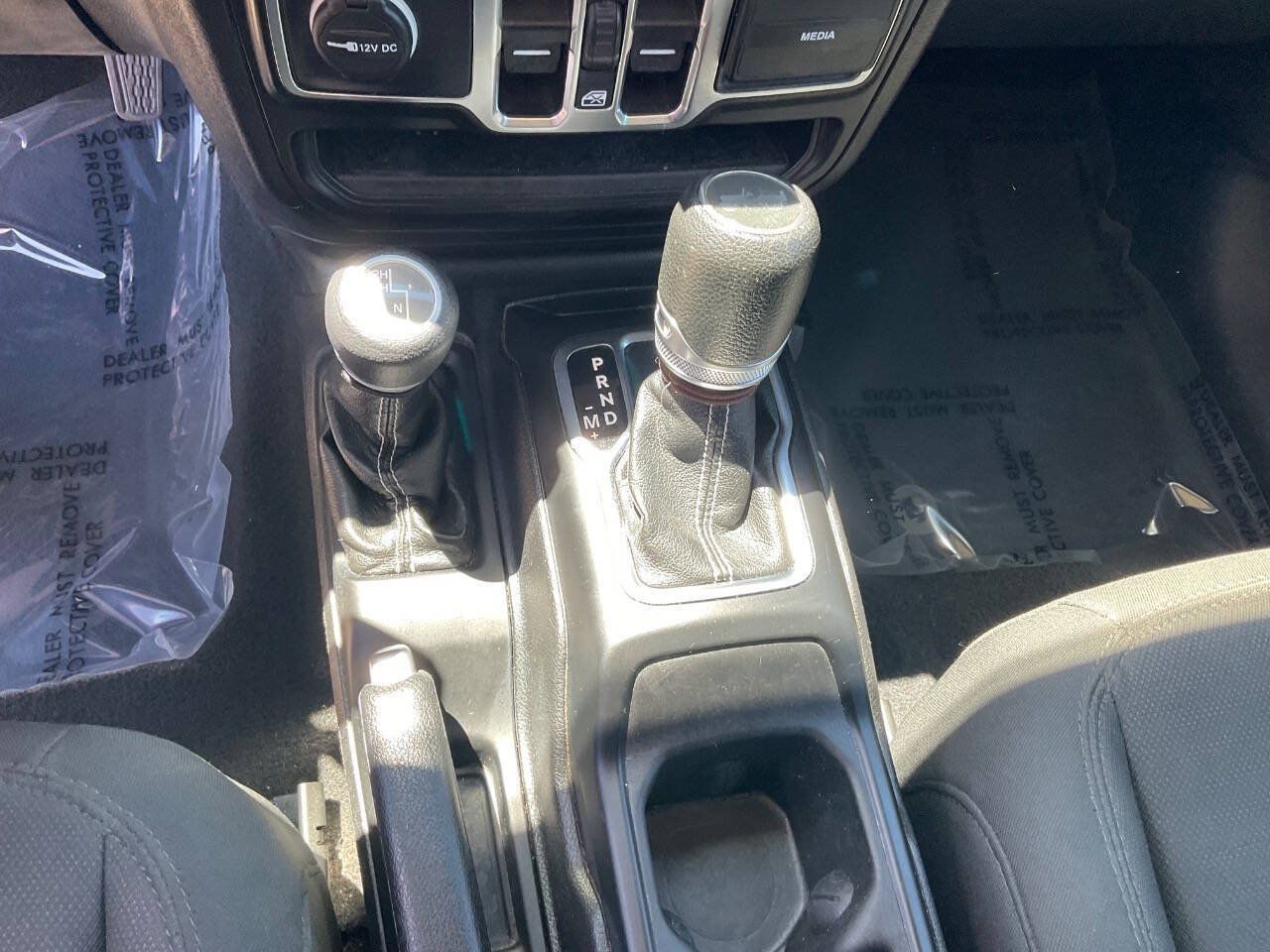 Used 2020 Jeep Wrangler Unlimited Sahara AWD/4WD image 17