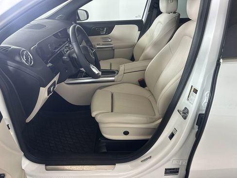 Certified 2026 Mercedes-Benz GLA 250 4MATIC image 3