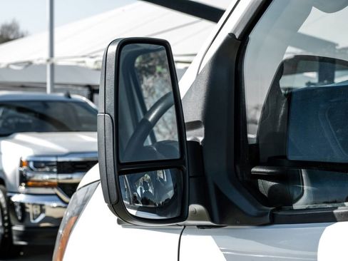 Used 2020 Ford Transit 250 Medium Roof w/ Load Area Protection Package image 38