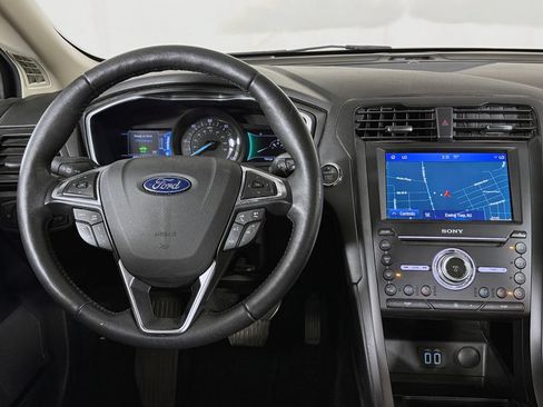 Used 2019 Ford Fusion Energi Titanium FWD image 33