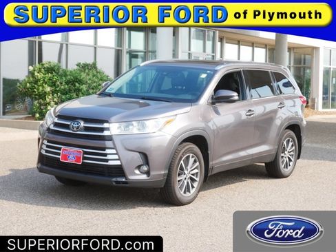 Used 2019 Toyota Highlander XLE AWD/4WD image 1