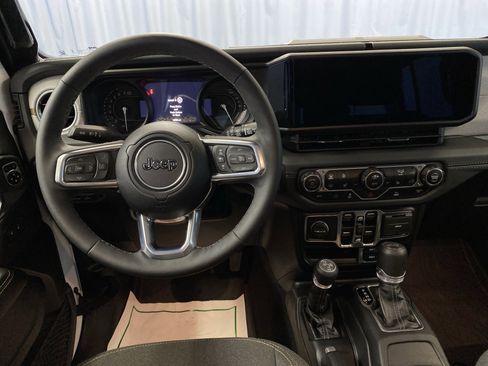 Certified 2025 Jeep Wrangler Backcountry image 31