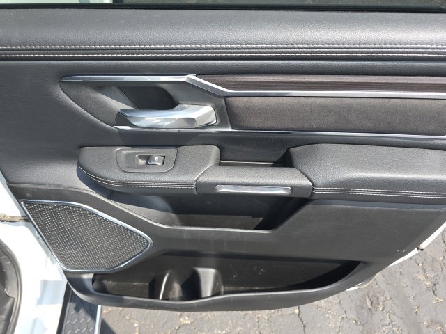 Used 2025 RAM 1500 Laramie AWD/4WD image 31
